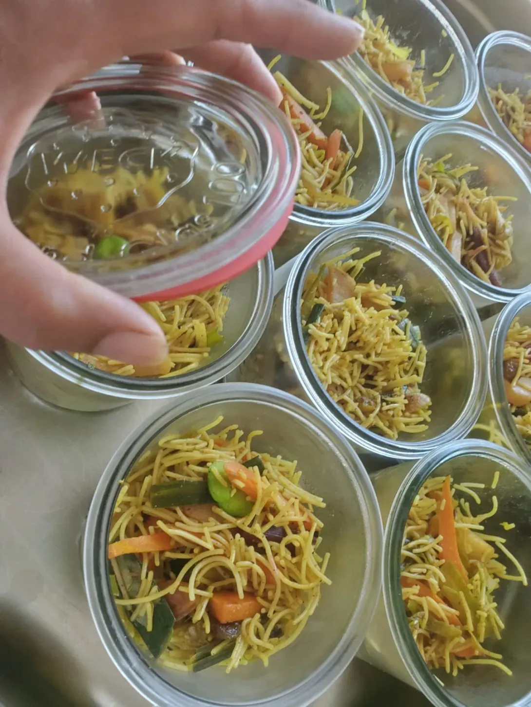 mise en bocaux des vermicelli sautés